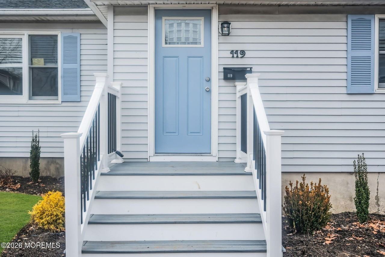 119 Ocean Ave - Photo 4 of 42