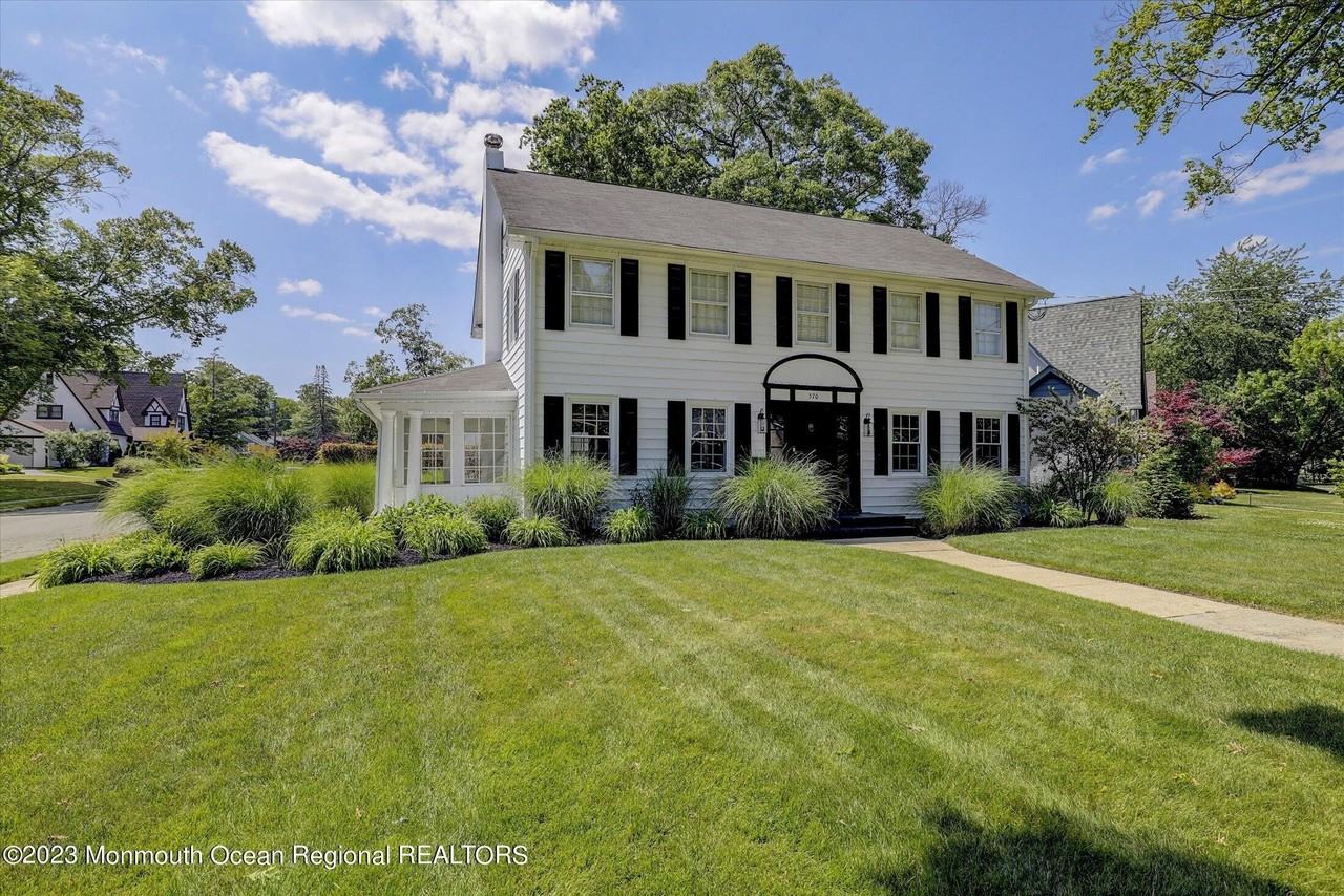 570 N Edgemere Dr Unit A #A - Photo 2 of 43