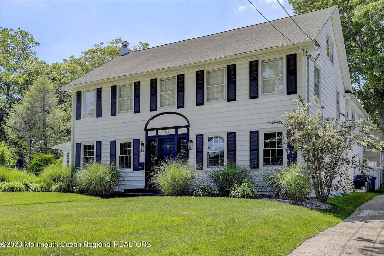 570 N Edgemere Dr Unit A #A - Photo 3 of 43