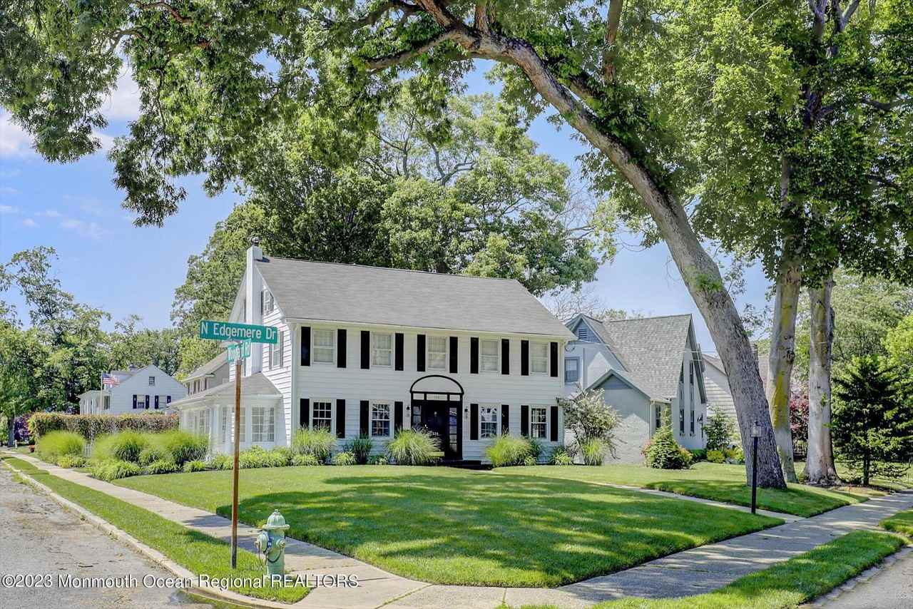 570 N Edgemere Dr Unit A #A - Photo 4 of 43