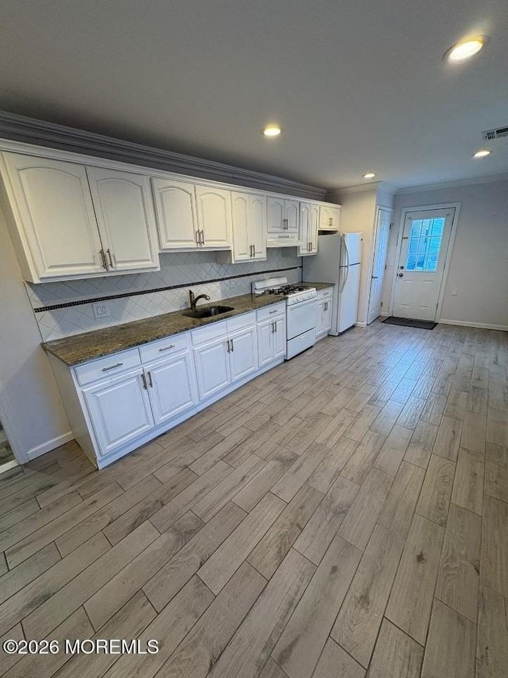 217 Blaine Ave Unit 215 #215 - Photo 6 of 14