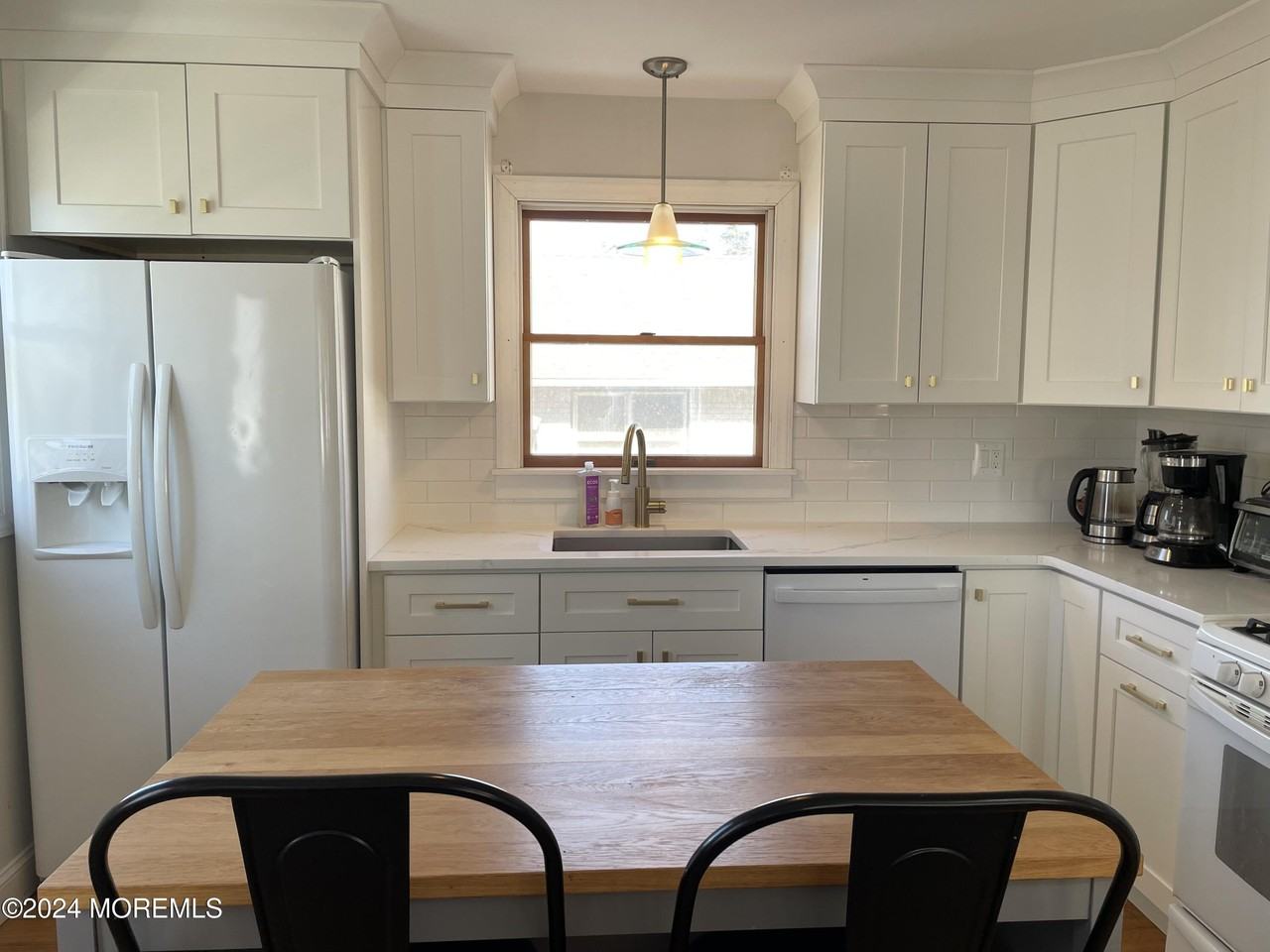 11 Dover Ave - Photo 4 of 31