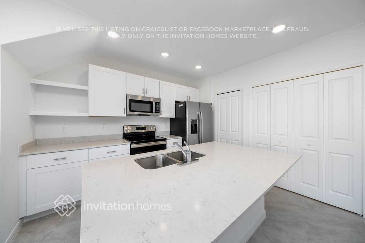 2747 Riverfield Rd - Photo 5 of 34