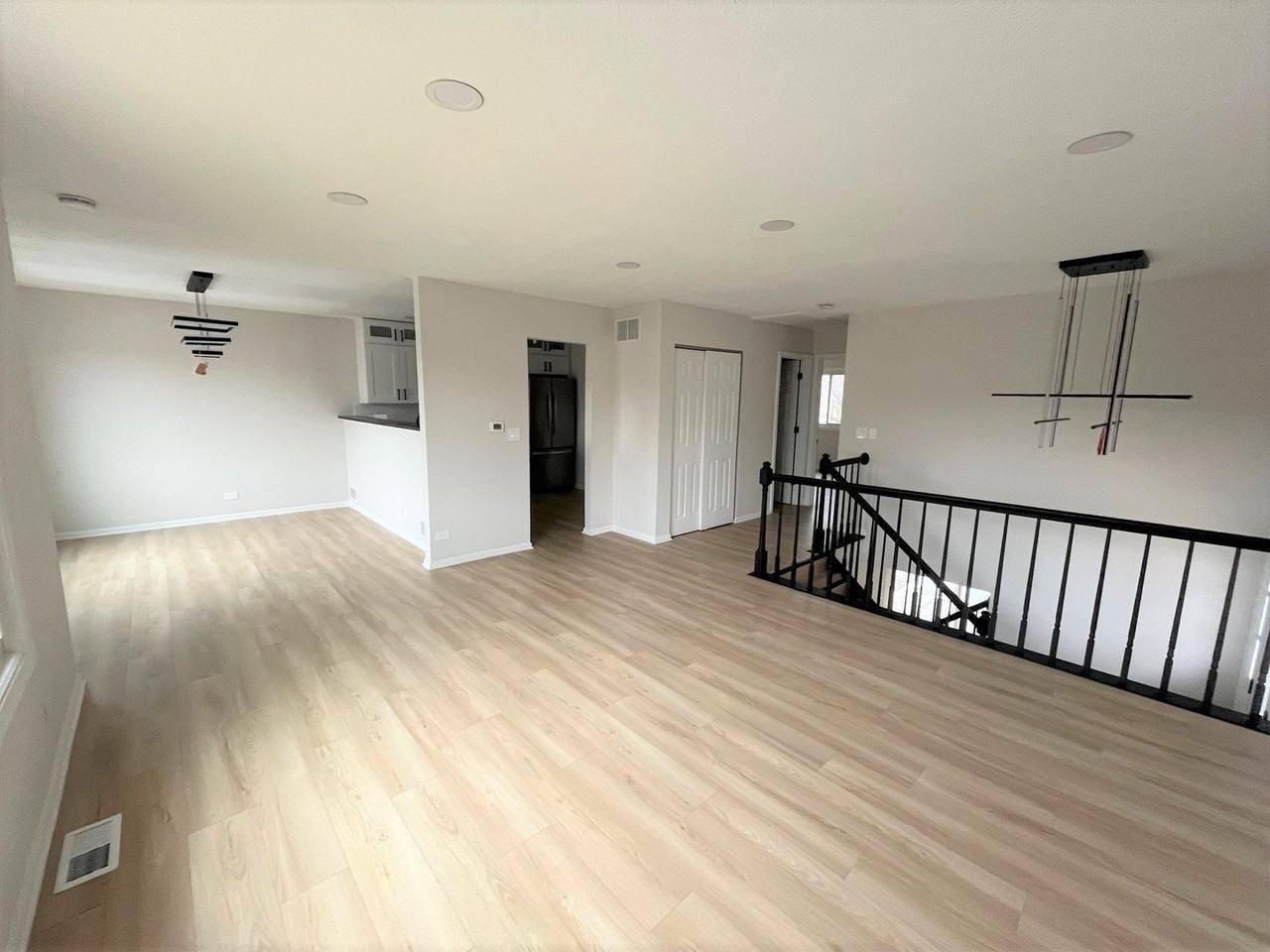 1842 Nautilus Ln - Photo 2 of 14