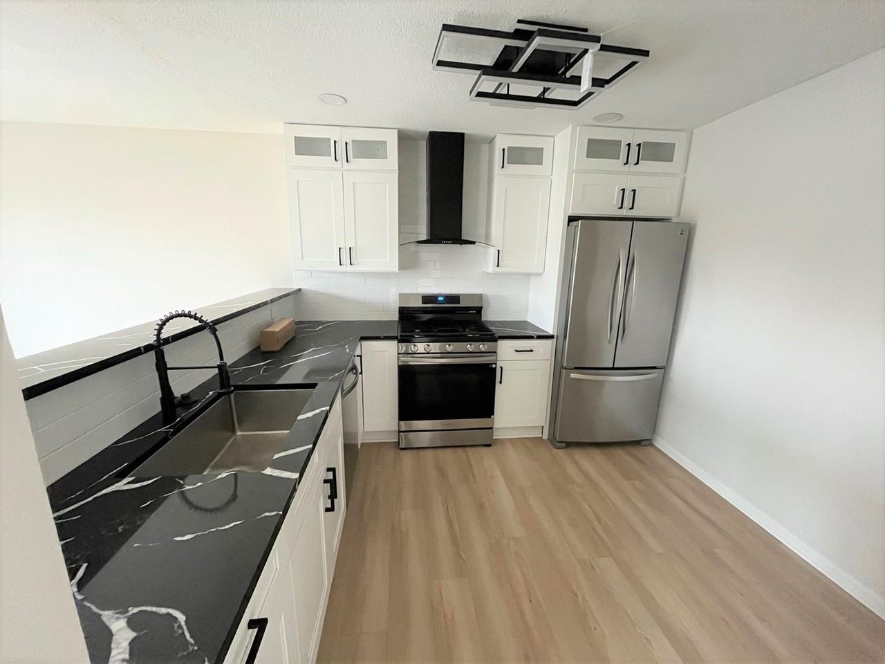 1842 Nautilus Ln - Photo 3 of 14