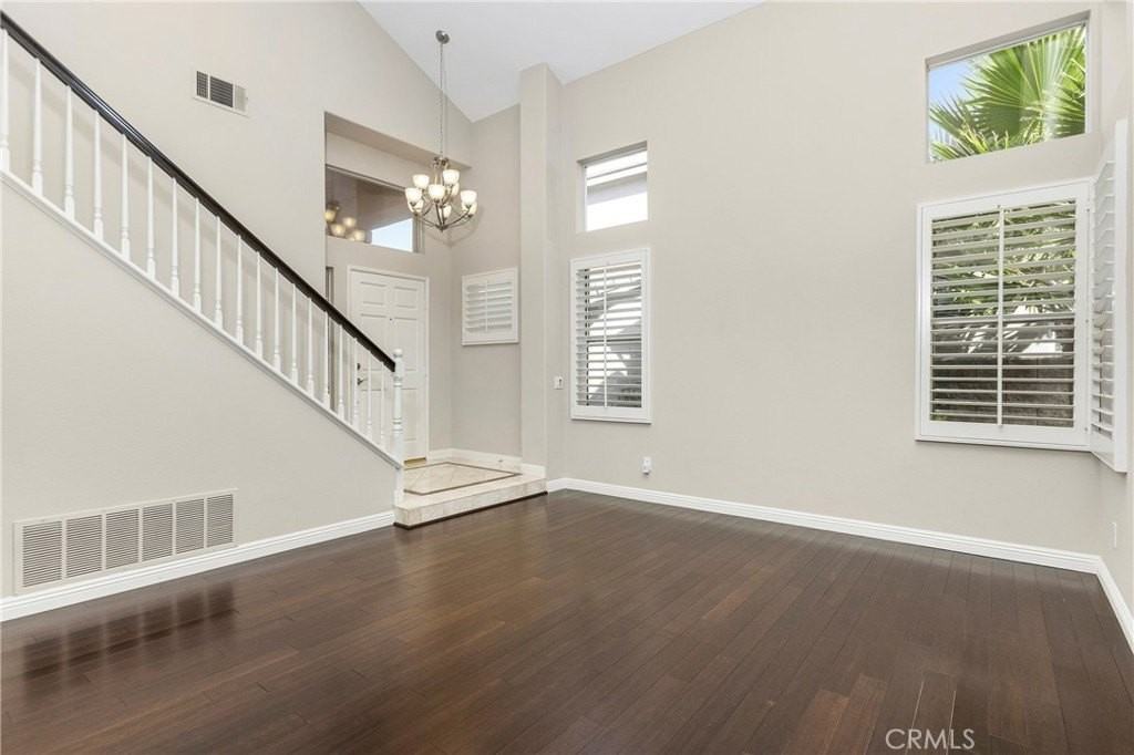 14 Meridian - Photo 5 of 36