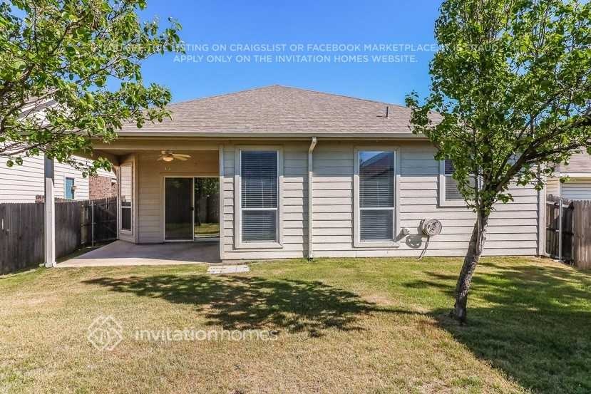 1021 Fort Apache Dr - Photo 3 of 4