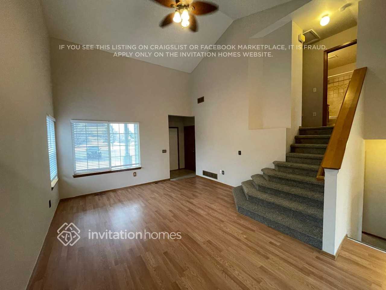 21731 E Kent Dr - Photo 3 of 17