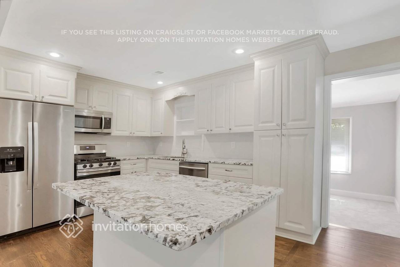 2805 Mitchell Dr - Photo 4 of 26