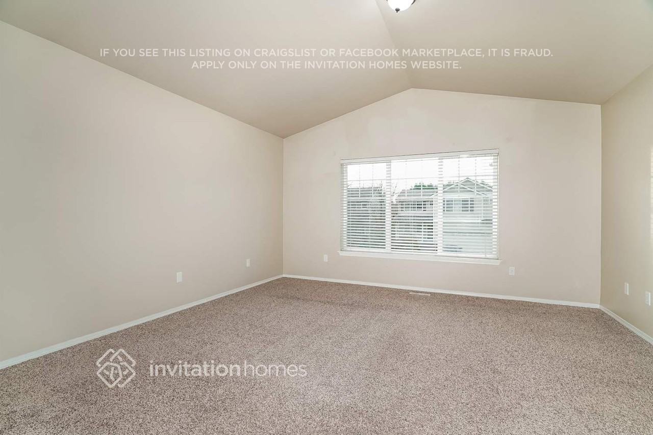 15329 87th Ave E - Photo 7 of 11