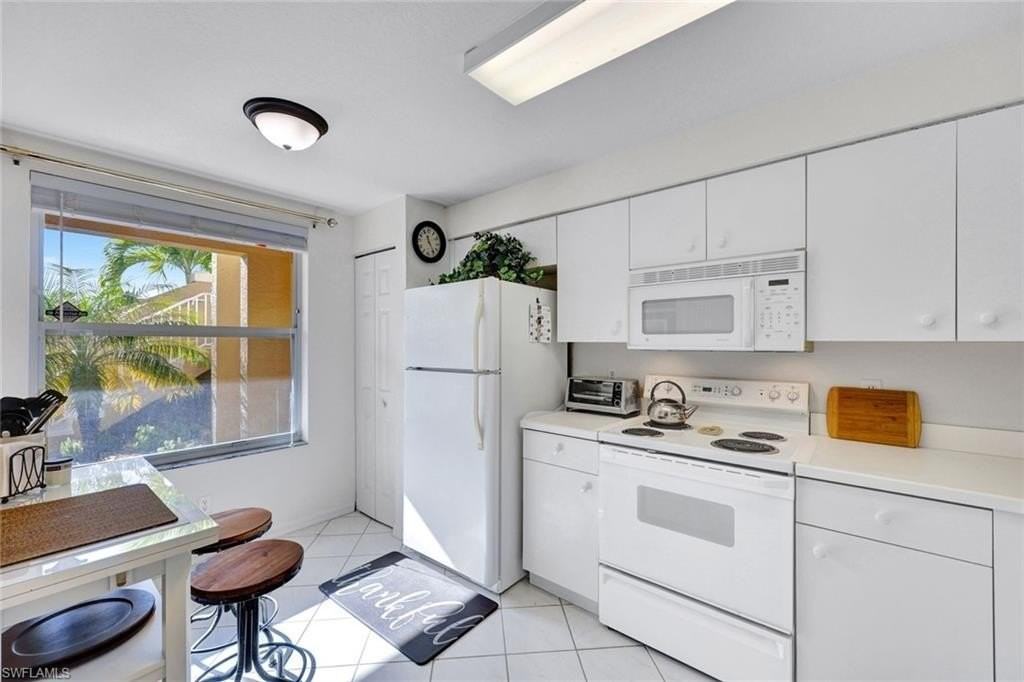 2469 Millcreek Ln Apt 102 #102 - Photo 7 of 22