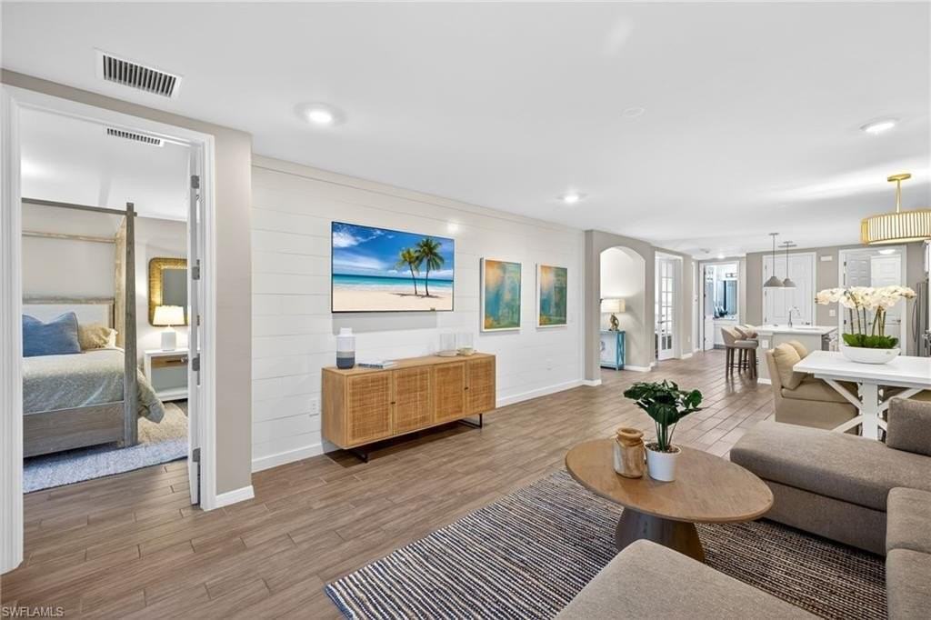 14567 Edgewater Cir - Photo 3 of 44