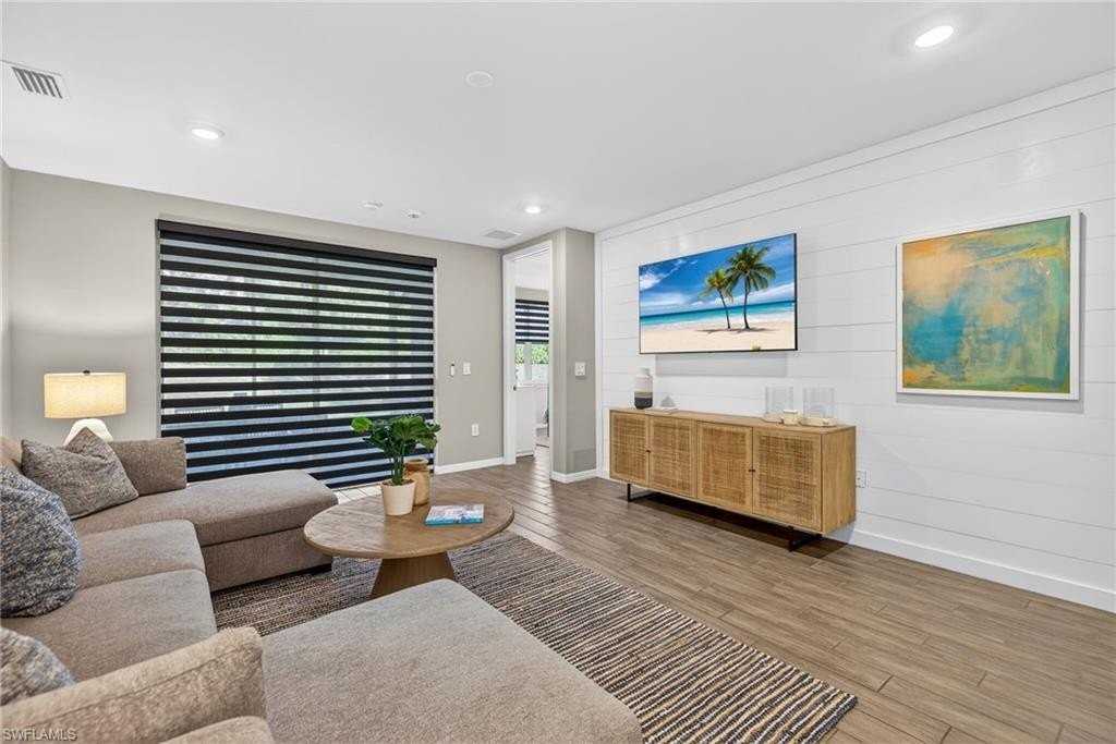 14567 Edgewater Cir - Photo 6 of 44