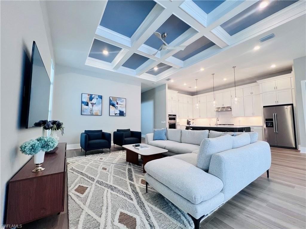 9124 Raintree St - Photo 4 of 34