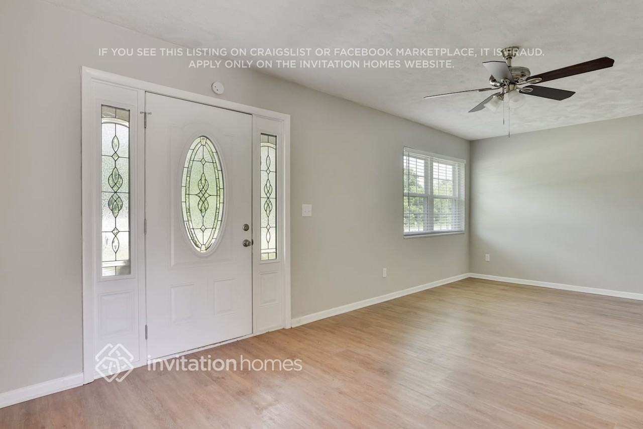 1111 Hastings Dr - Photo 5 of 25