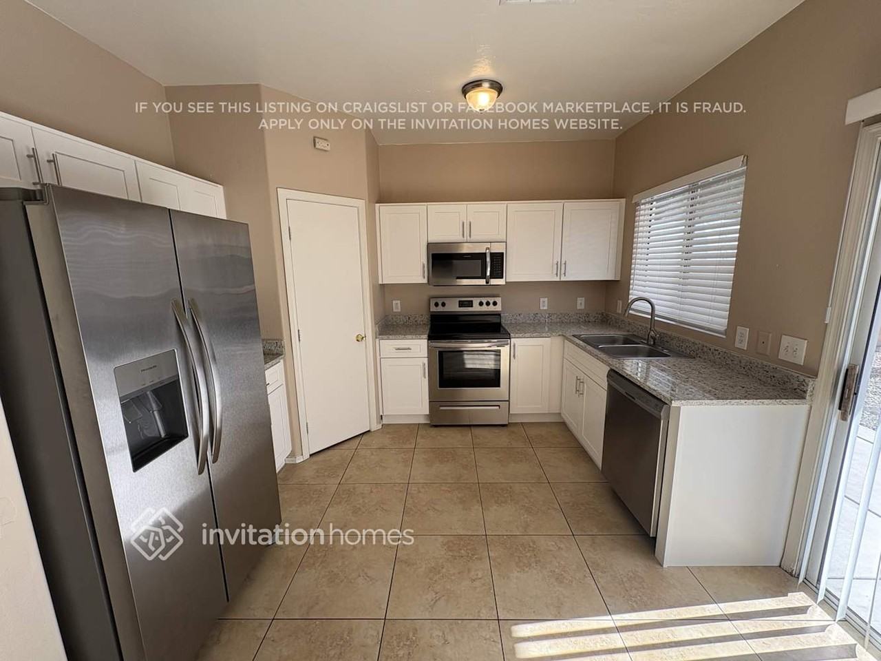 6965 W Midway Ave - Photo 5 of 16