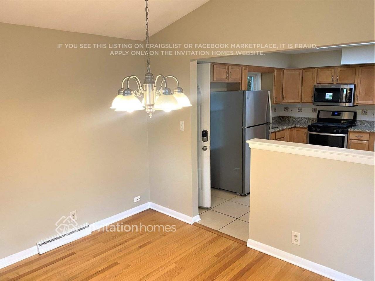 3643 Greenwood St - Photo 4 of 15