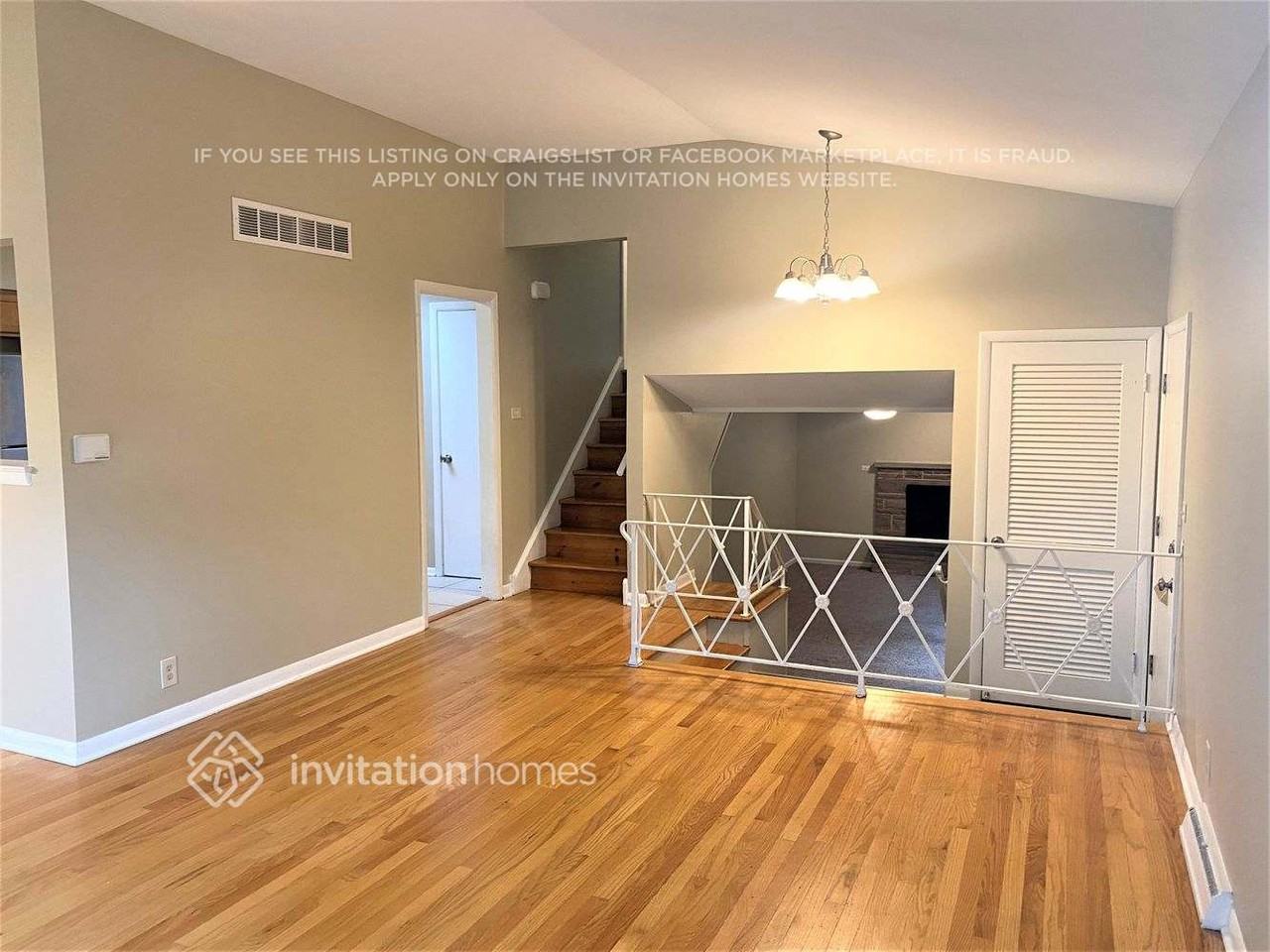 3643 Greenwood St - Photo 6 of 15