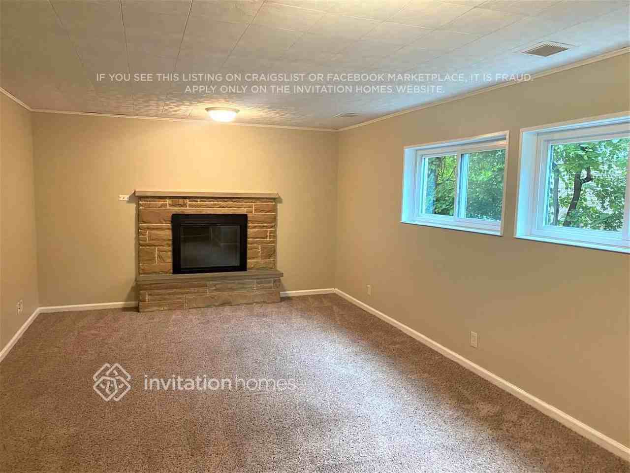 3643 Greenwood St - Photo 7 of 15