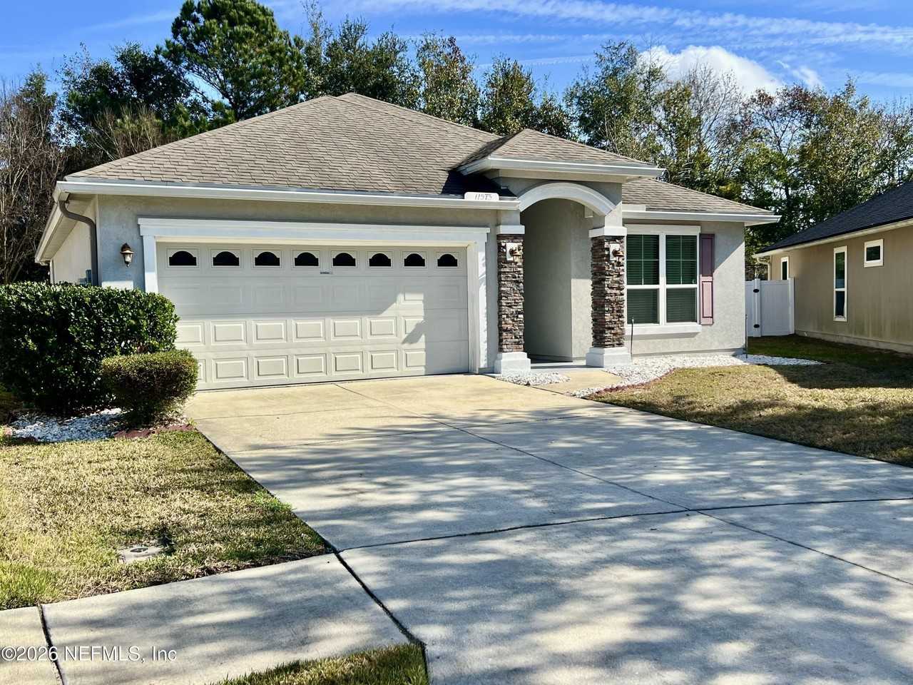 11573 Sycamore Cove Ln - Photo 2 of 22