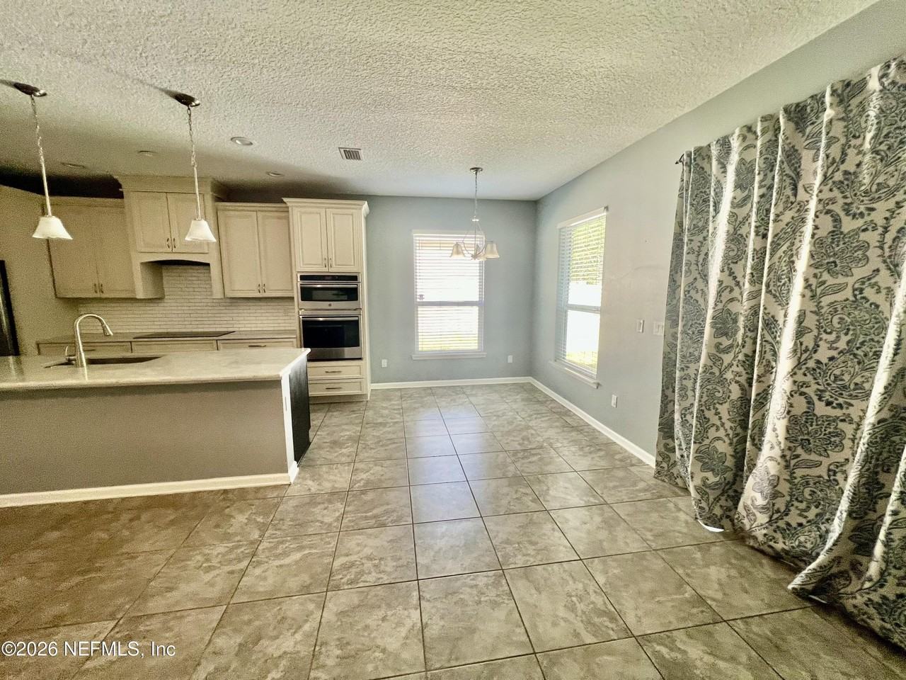 11573 Sycamore Cove Ln - Photo 7 of 22