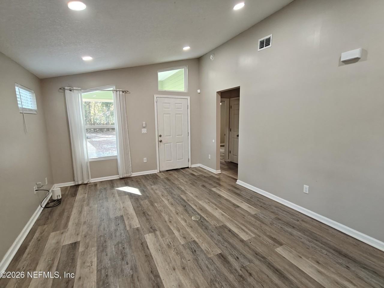 8153 Thrasher Ave - Photo 6 of 34