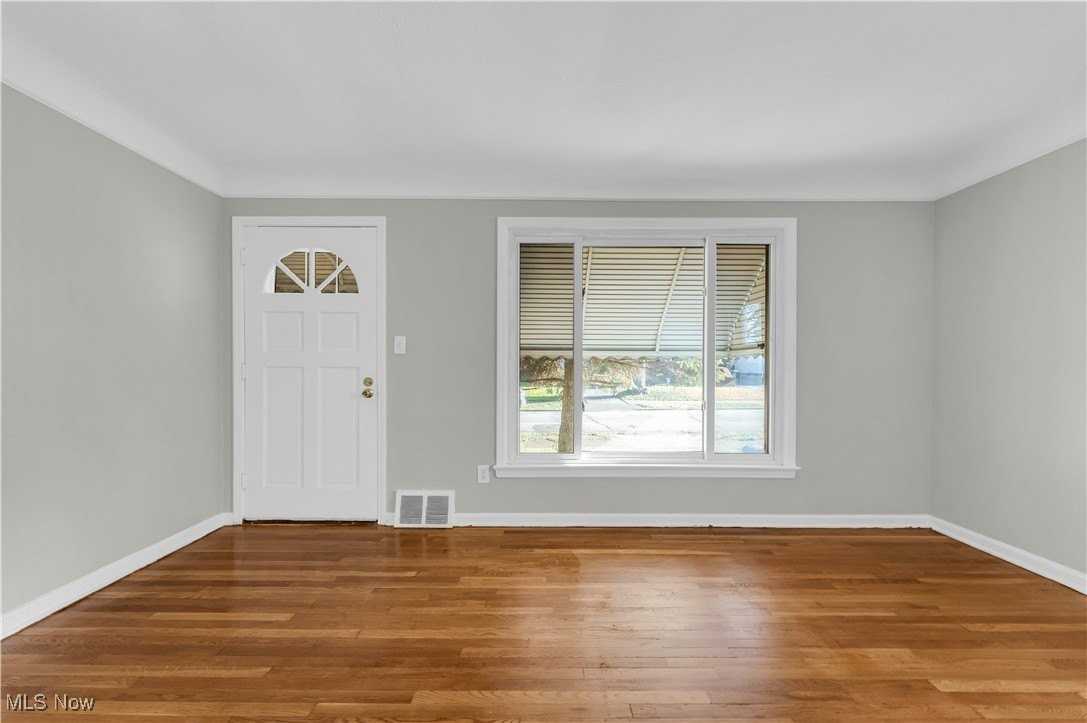 4762 E 88th St - Photo 3 of 26