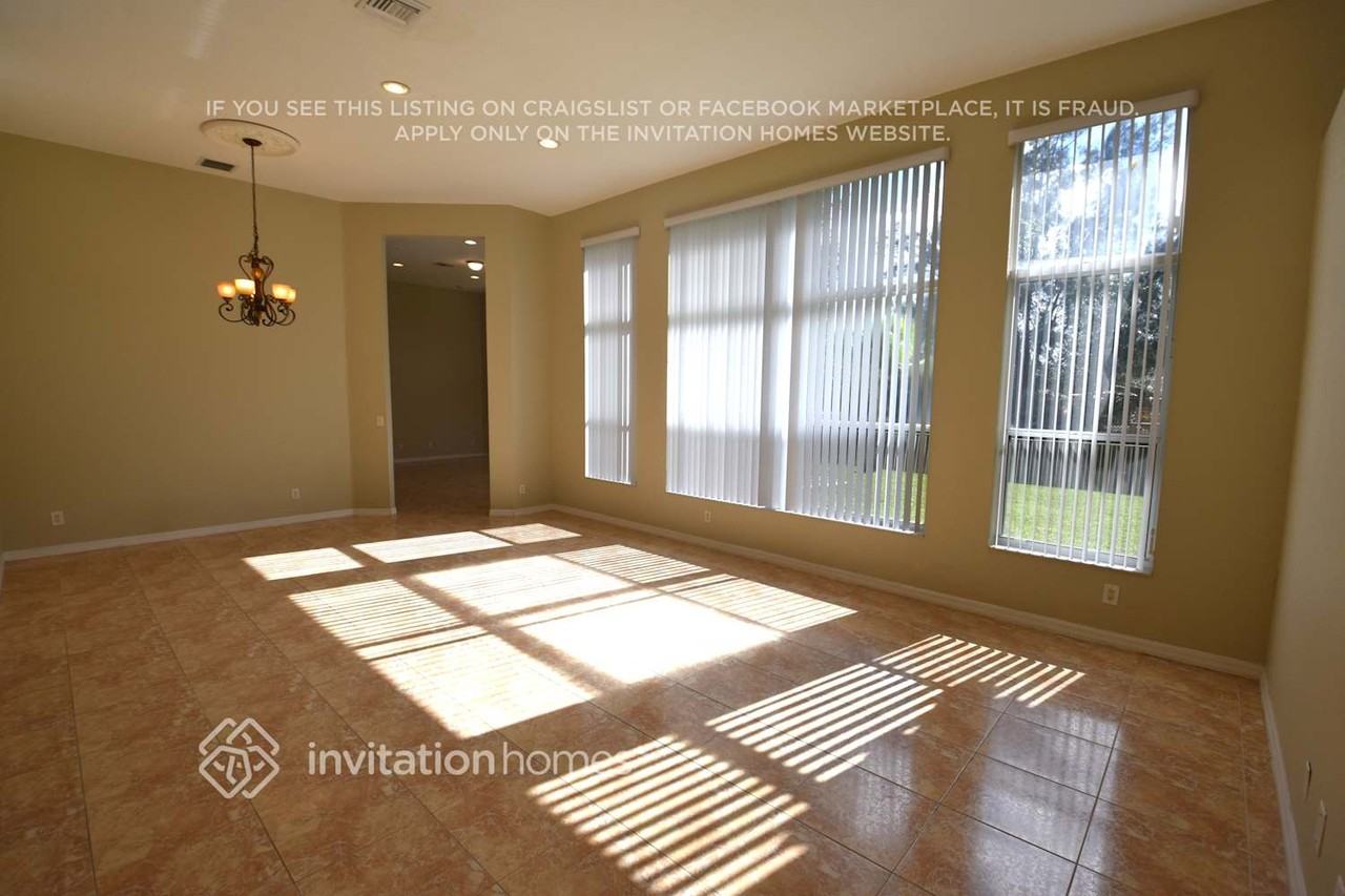 8444 S Lake Forest Dr - Photo 3 of 21