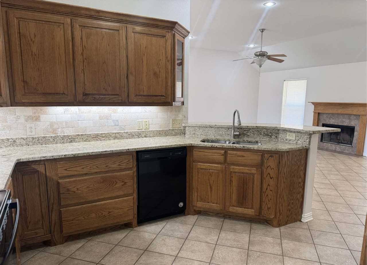 303 Kenneth - Photo 6 of 35