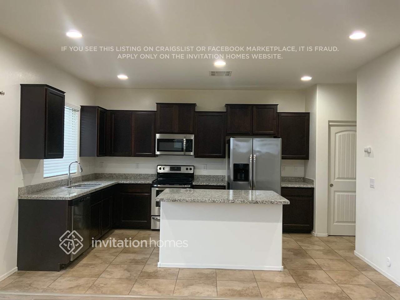 1323 E Palomino Way - Photo 4 of 15