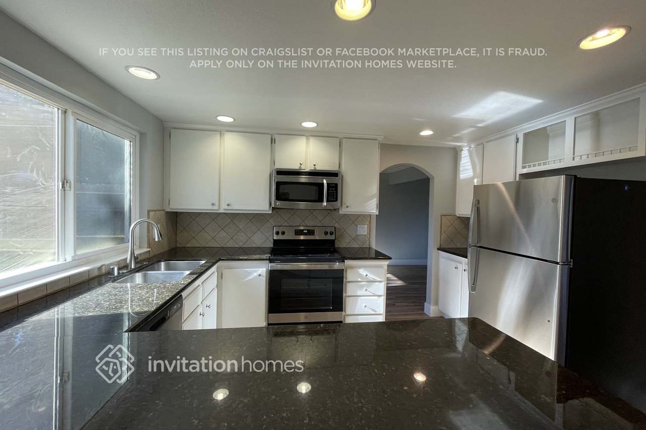 160 Lakehurst Dr - Photo 6 of 19