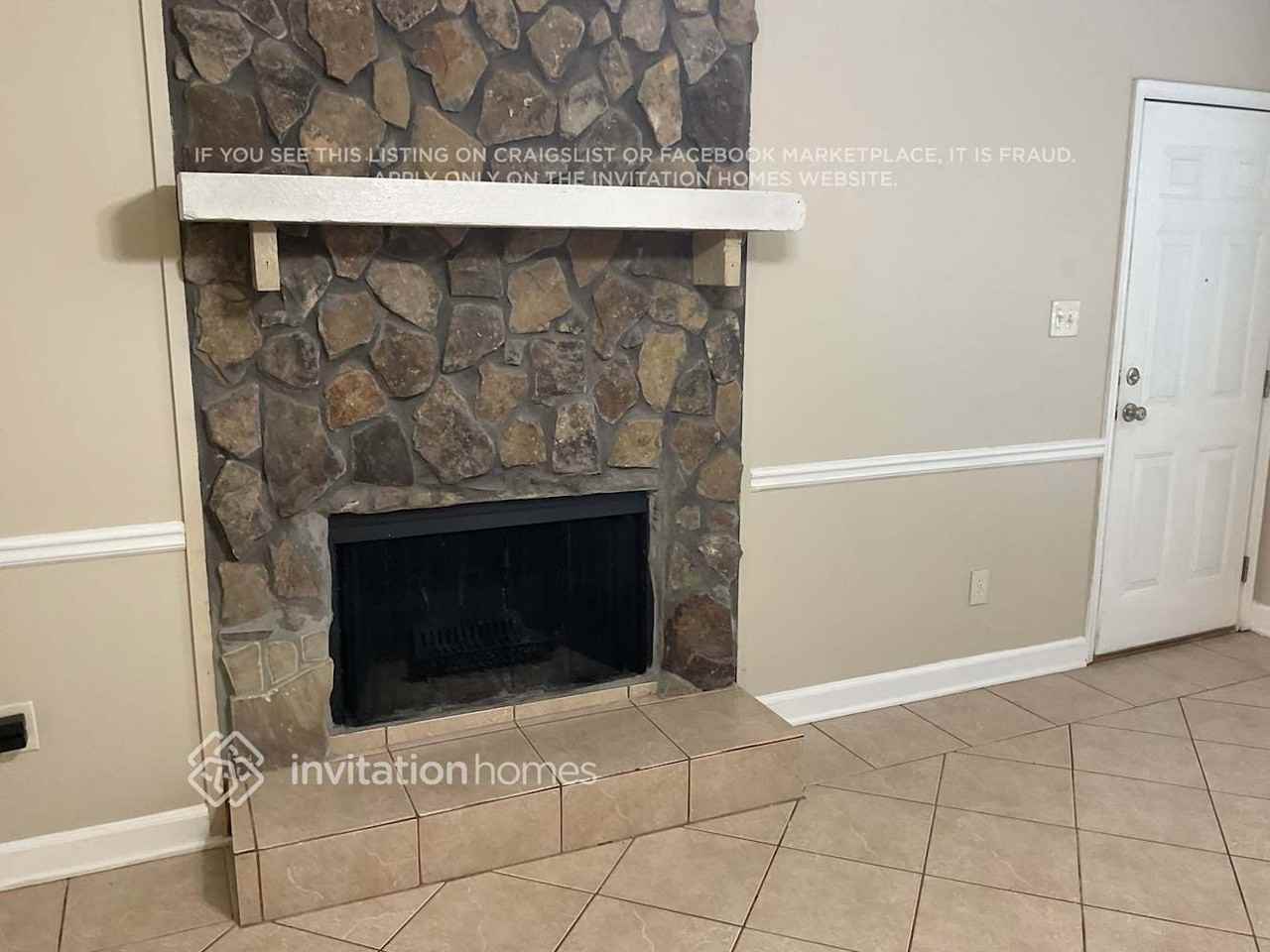 2381 Cedar Dr - Photo 4 of 14