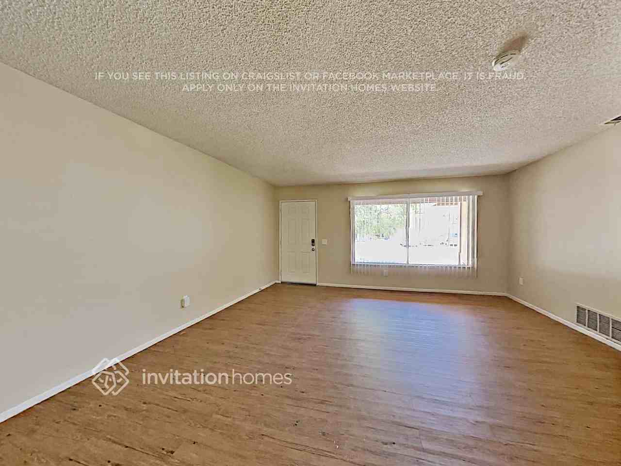 271 Glenmont Ct - Photo 3 of 17