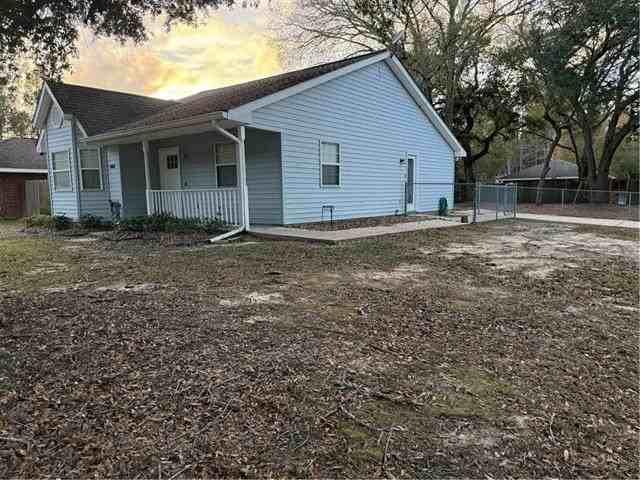 303 Timber Ridge Dr - Photo 2 of 13