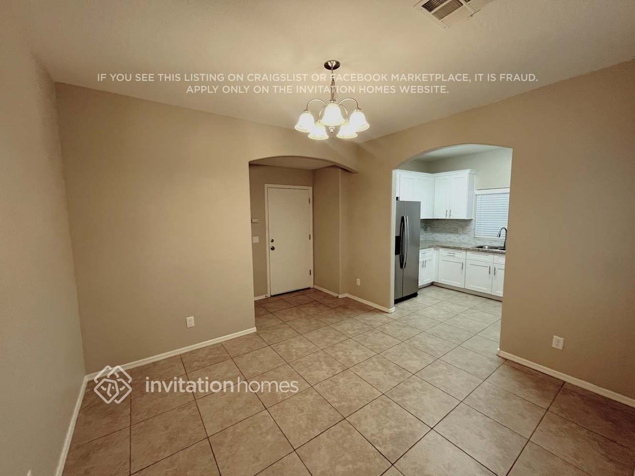 17696 W Langer Ln - Photo 4 of 18