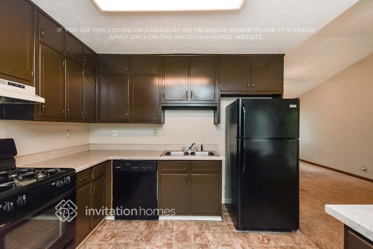 775 Bridgewater Way Se - Photo 6 of 21