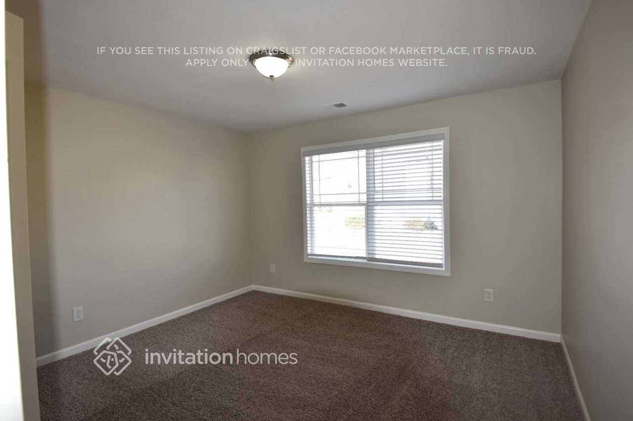 3679 Devon Park Ln Nw - Photo 6 of 11