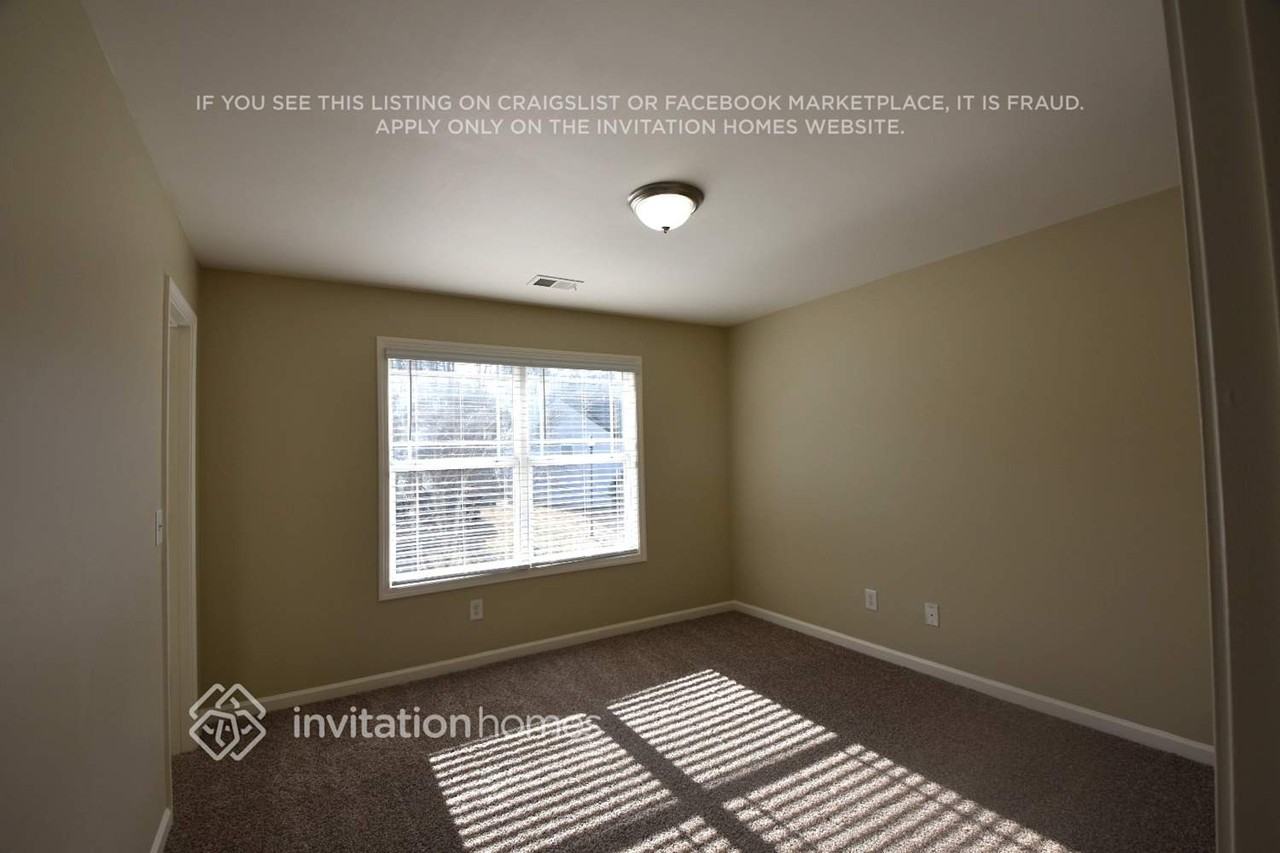 3679 Devon Park Ln Nw - Photo 7 of 11