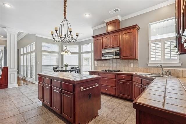 864 Sweet Bay Dr - Photo 7 of 20