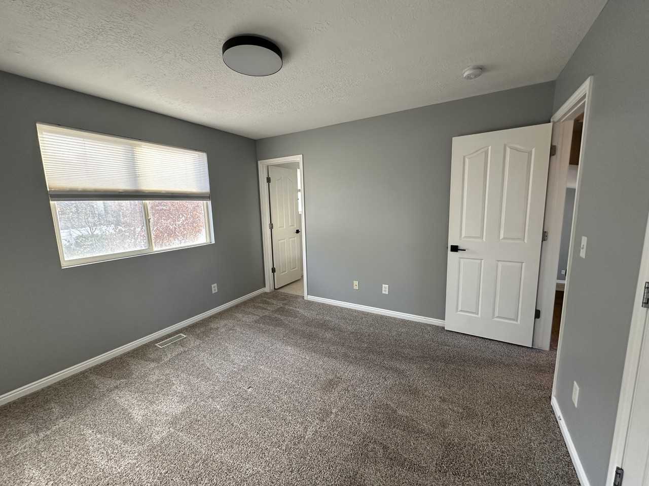 2528 E Hillside Village Ct - Photo 3 of 9