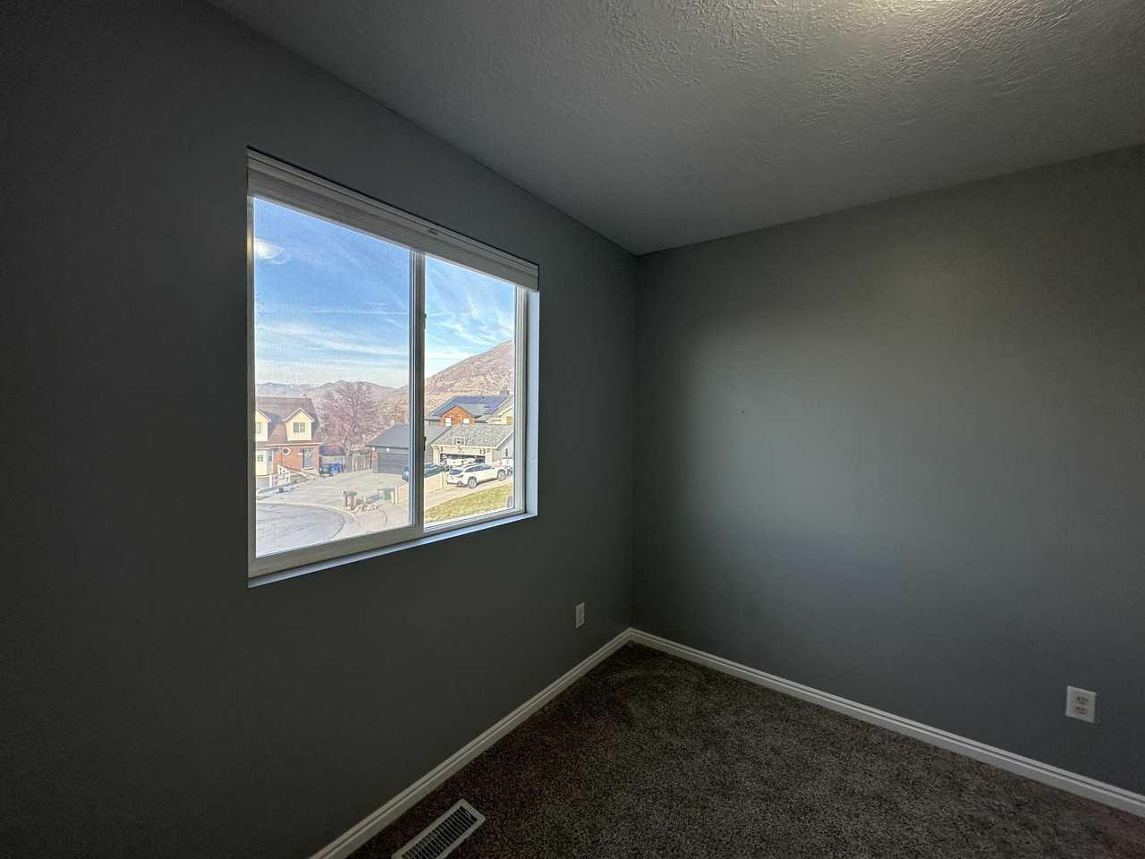 2528 E Hillside Village Ct - Photo 5 of 9