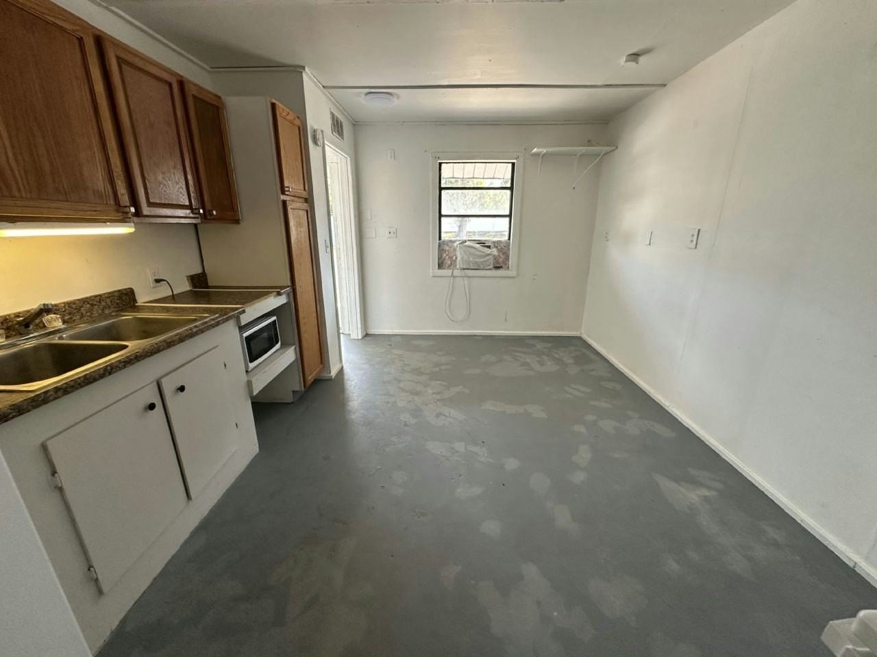 14035 W River Rd Apt 3 #3 - Photo 2 of 8