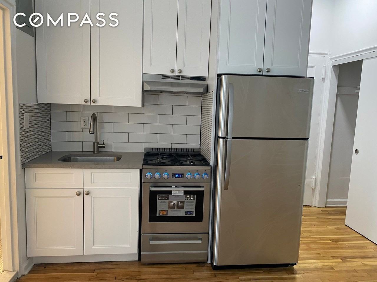 129 E 39th St #3C - Photo 2 of 6