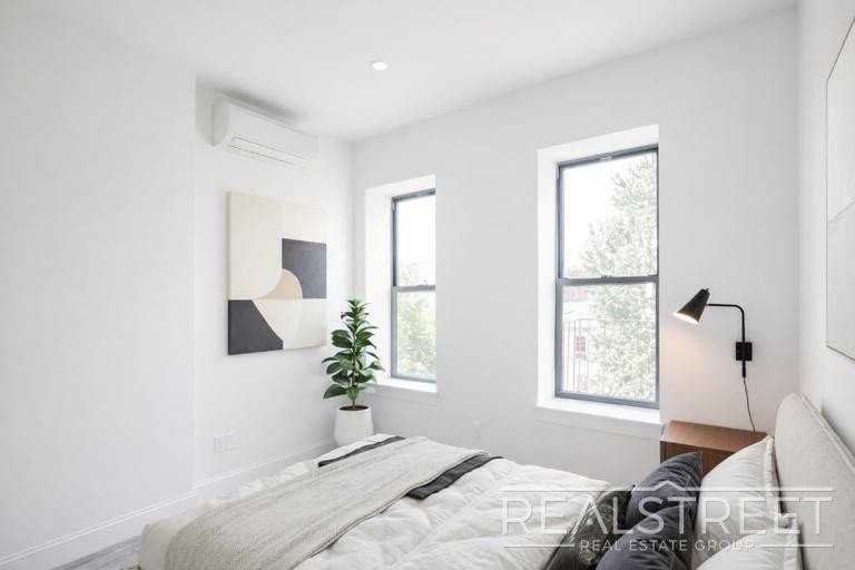 181 Chauncey St #3L - Photo 3 of 6