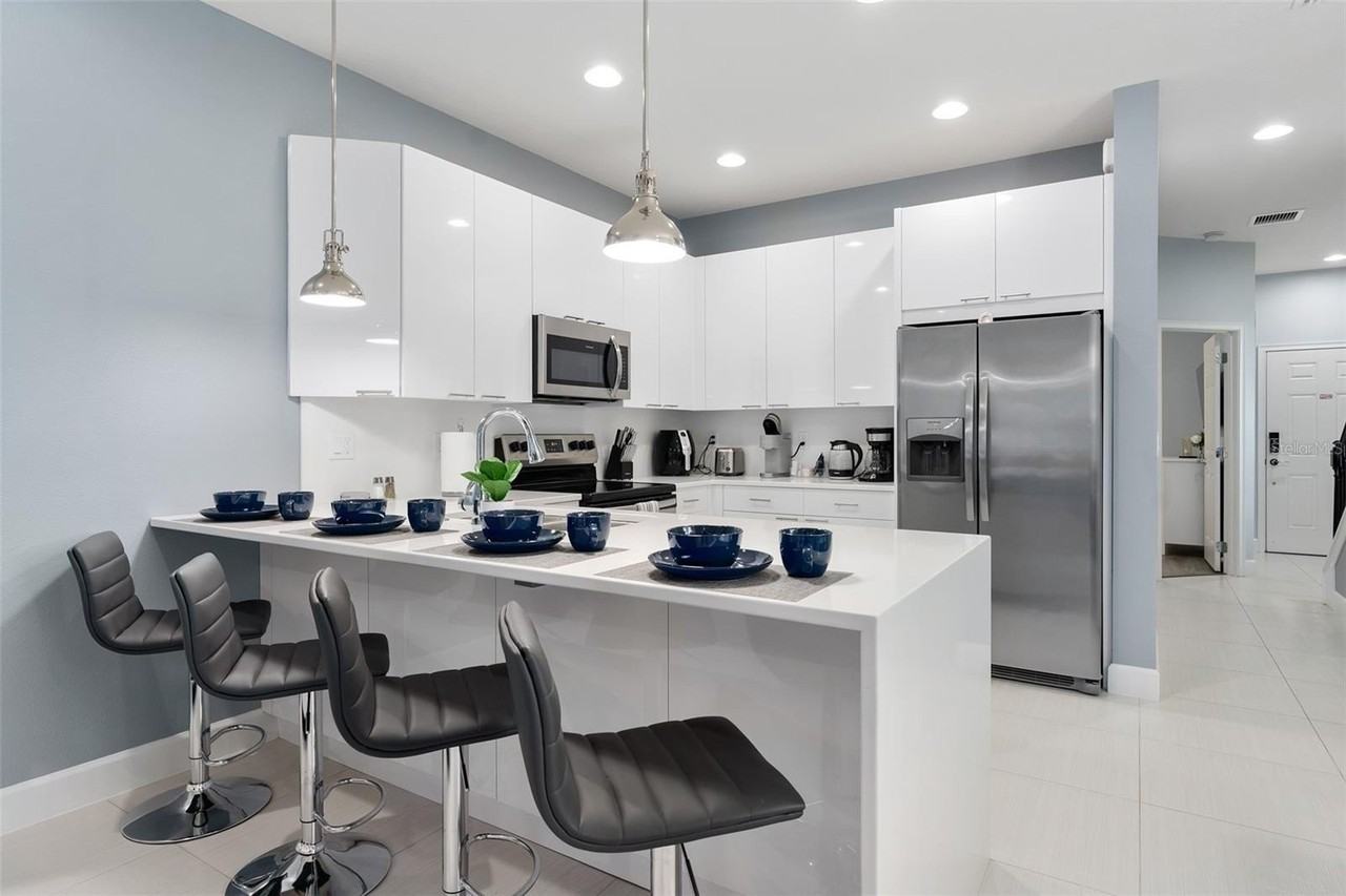 1601 Tranquil Ave - Photo 3 of 45