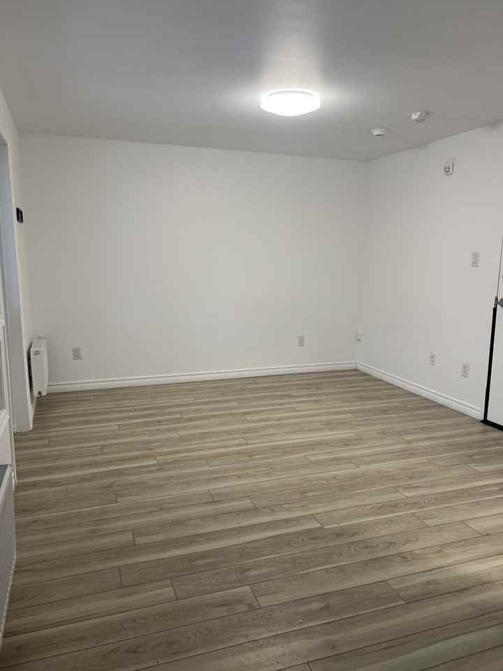 630 Cummings Ave - 211 #211 - Photo 5 of 33