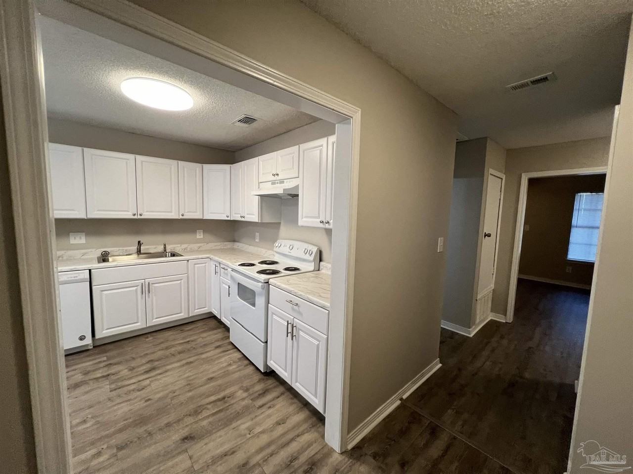 1350 Fairchild St #B - Photo 2 of 17