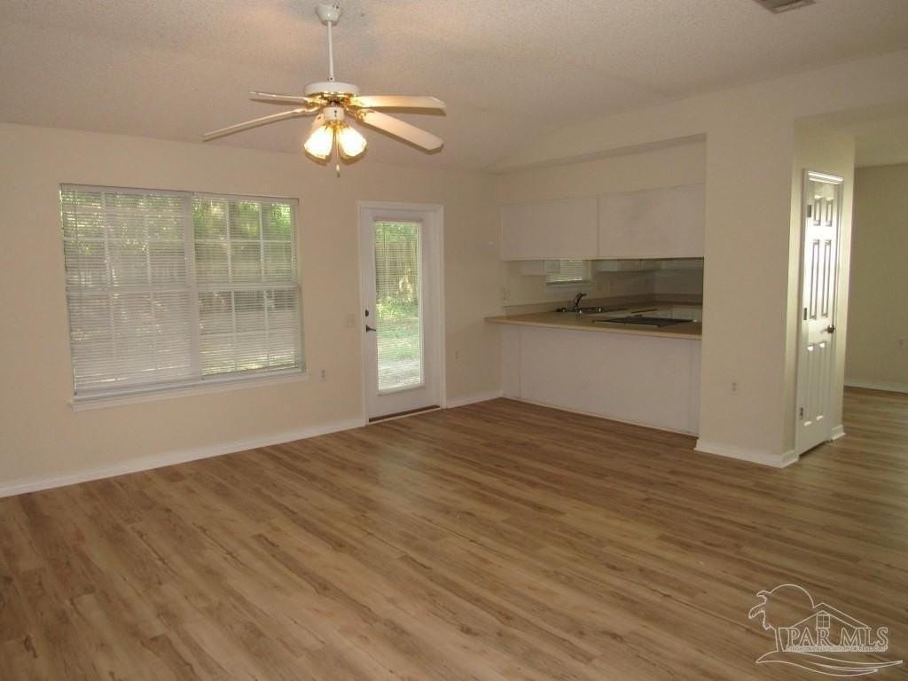 10156 Crest Ridge Dr - Photo 2 of 11