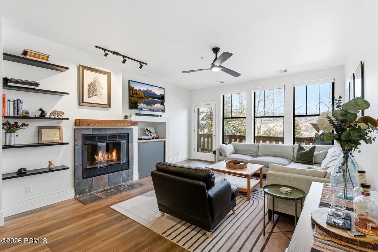 8251 Meadowview Ct Apt J24 #J24 - Photo 7 of 50