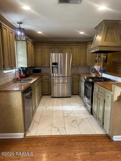 305 Cambridge Dr - Photo 4 of 23